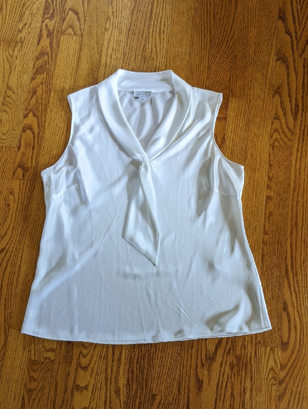 Tahari White V Neck Tie Draped Sleeveless Top Size L